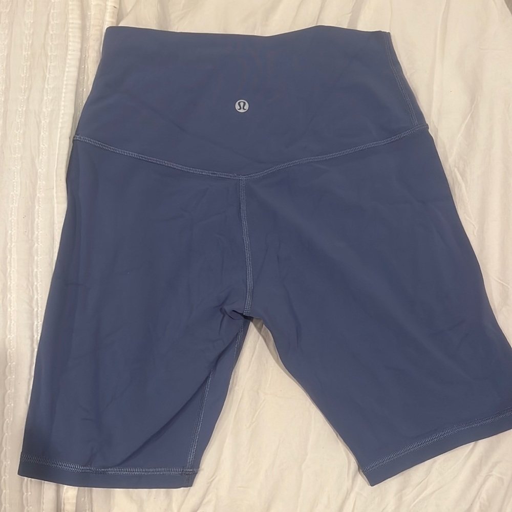 Lululemon 6’ align biker shirt